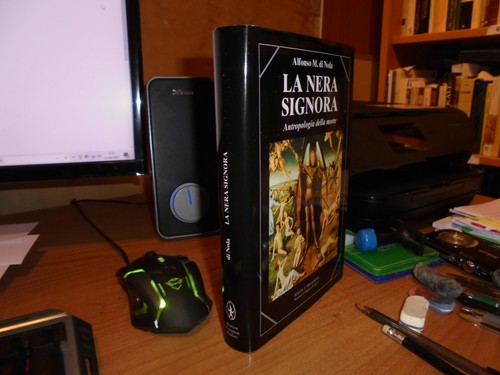 Nera signora antropologia - la, signora.