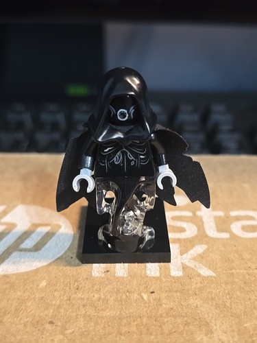 Lego dementor minifigure - dementor, 75945
